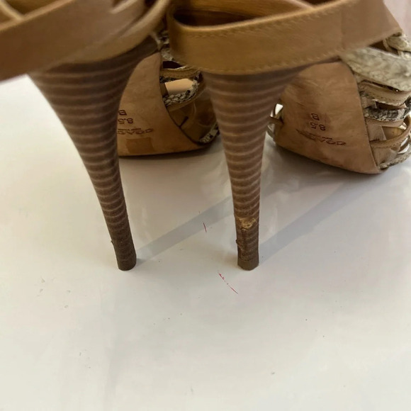 . Coach Jody Veg Leather Print Python Sandals Natural size 8.5 - Picture 5 of 6